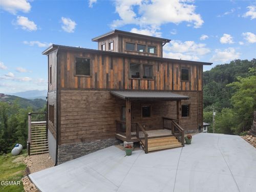 413 Red Hawk Way, Gatlinburg, TN, 37738 | Card Image