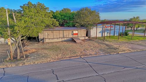 707 W Highway 82, Nocona, TX, 76255-2404 | Card Image