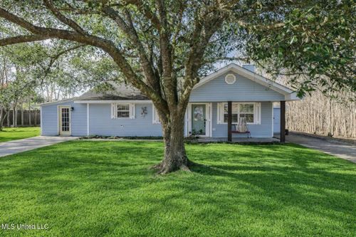 245 Pine Ridge Dr, Waveland, MS, 39576-3929 | Card Image