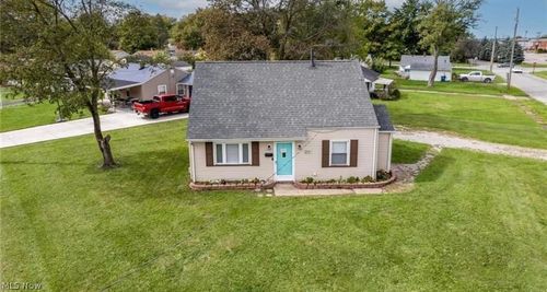 7354 Oregon Trl, Youngstown, OH, 44512-5535 | Card Image