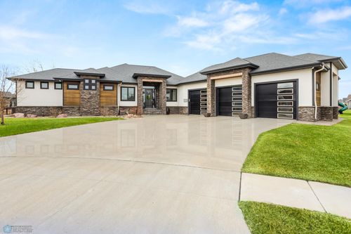 1069 49th Ter W, West Fargo, ND, 58078-5006 | Card Image
