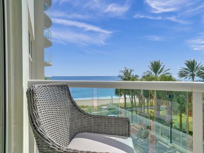 204S - 3400 Galt Ocean Dr, Condo with 2 bedrooms, 2 bathrooms and null parking in Fort Lauderdale FL | Image 2