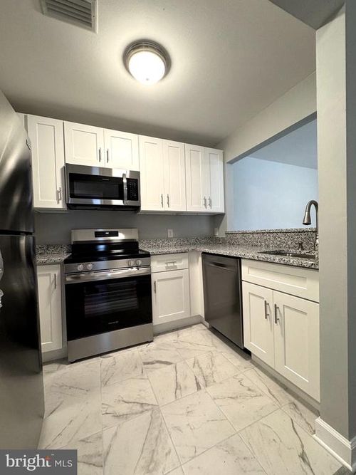 apt-72-202 Grosvenor Ln, STAFFORD, VA, 22556-4581 | Card Image