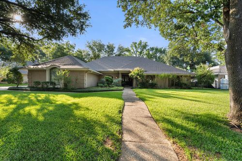 1112 Country Club Ct, Mansfield, TX, 76063-2511 | Card Image