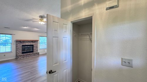 2119 Van Arsdall Ct, Columbus, IN, 47201-2532 | Card Image