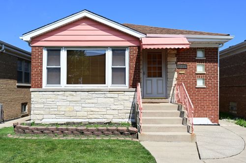 6211 N Nagle Ave, Chicago, IL, 60646-3611 | Card Image