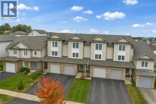 698 Activa Ave, Kitchener, ON, N2E4E1 | Card Image