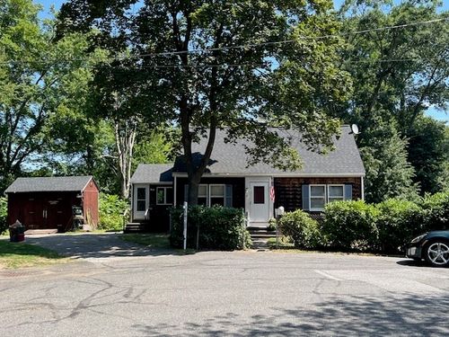 37 Eames St, North Reading, MA, 01864-2117 | Card Image