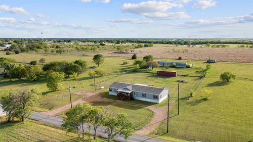 335 Nw County Road 2100, Corsicana, TX, 75110-8511 | Card Image
