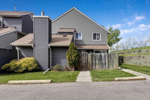 132-46 Glamis Green Sw, Calgary, AB, T3E6V1 | Card Image