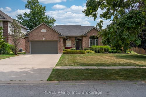 {{alt}} | Card Image