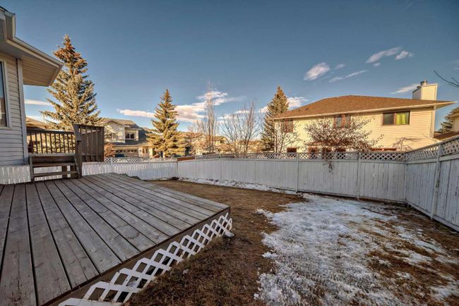 164 Sanderling Close Nw, Home with 5 bedrooms, 3 bathrooms and 2 parking in Calgary AB | Image 39