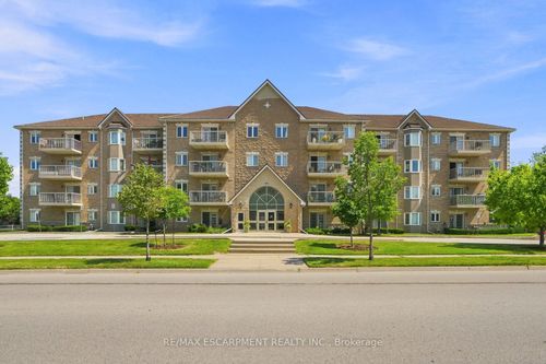 101-4016 Kilmer Dr, Burlington, ON, L7M5A7 | Card Image