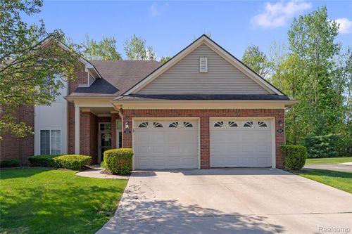 3522 Eagle Creek Dr, Shelby Twp, MI, 48317-4739 | Card Image