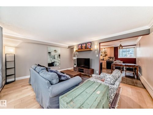 105-10745 83 Ave Nw, Edmonton, AB, T6E2E5 | Card Image
