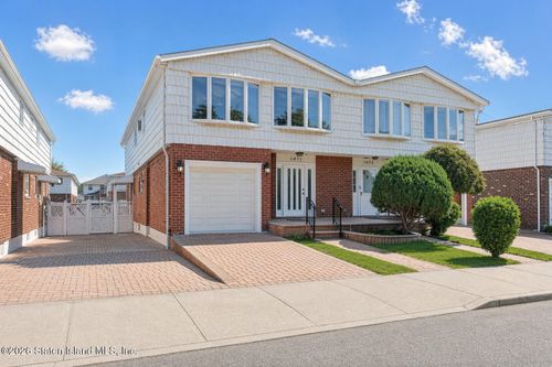 1471 E 68th Street, Brooklyn, NY, 11234 | Card Image