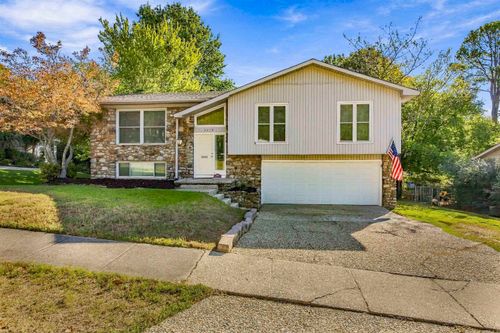 2219 Breckenridge Dr, Little Rock, AR, 72227 | Card Image