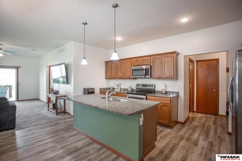 2868 Wagon Dr, Lincoln, NE, 68507-1018 | Card Image