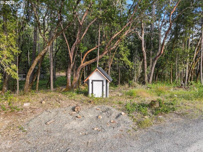 4247 Redwood Hwy, House other with 5 bedrooms, 3 bathrooms and null parking in Grants Pass OR | Image 38