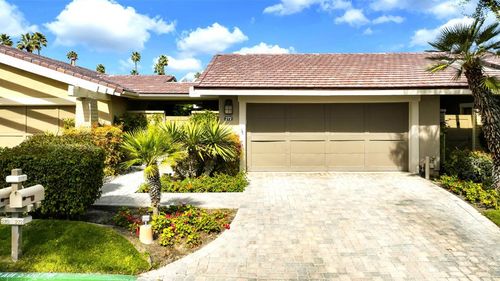 272 Running Springs Dr, Palm Desert, CA, 92211-3200 | Card Image