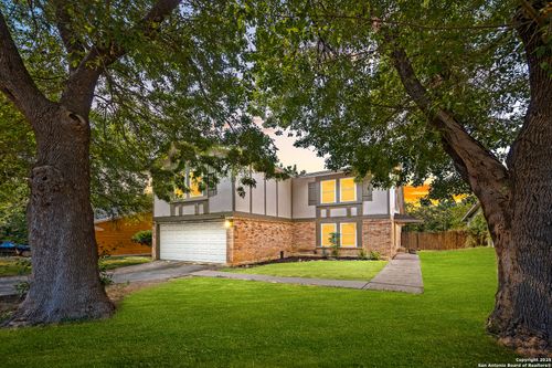 9735 Fortune Ridge Dr, Converse, TX, 78109-2752 | Card Image