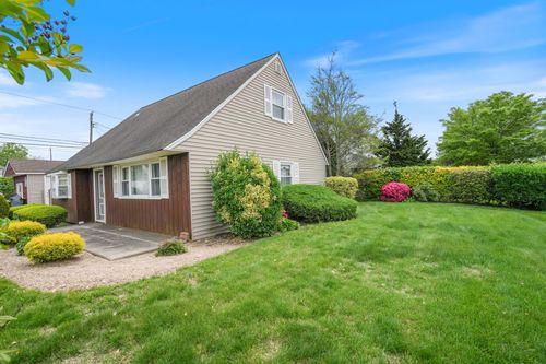 2466 Jefferson Ct, East Meadow, NY, 11554-2628 | Card Image