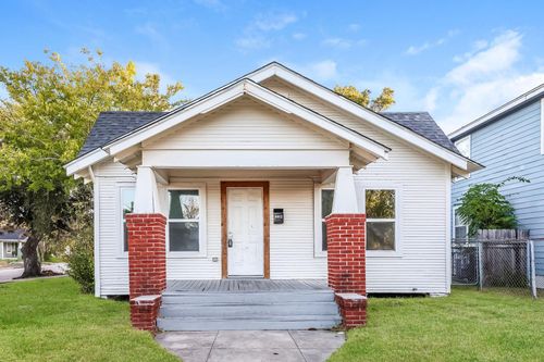 502 N Jones St, Baytown, TX, 77520-4037 | Card Image