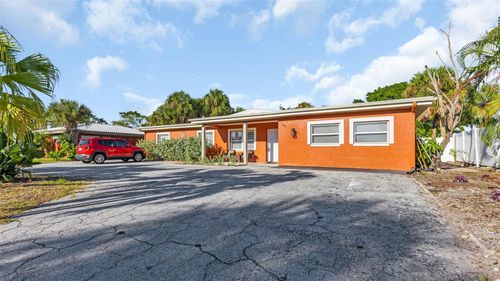 7063 S Shore Dr S, SOUTH PASADENA, FL, 33707-4604 | Card Image