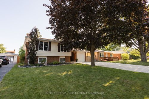 429 Treewood Cres, Sarnia, ON, N7S5B2 | Card Image