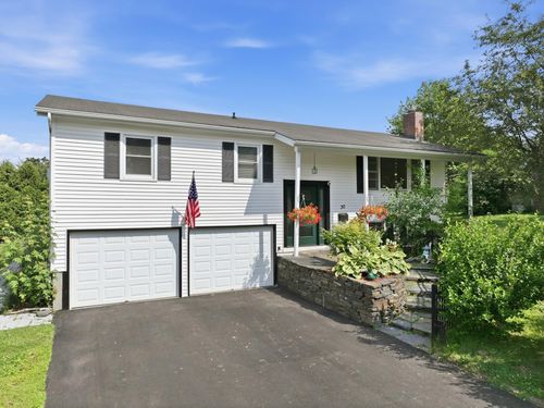 30 Drury Dr, Essex Junction, VT, 05452-3141 | Card Image