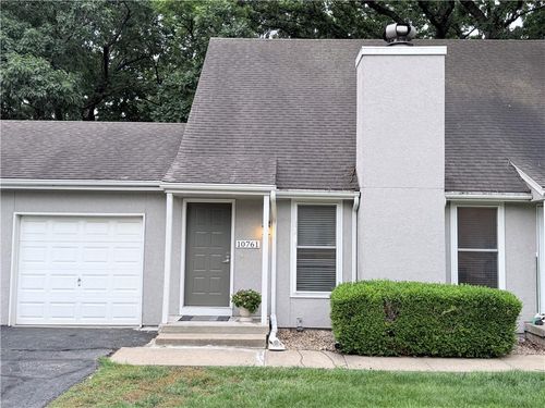 10761 Oakmont St, Overland Park, KS, 66210-1150 | Card Image
