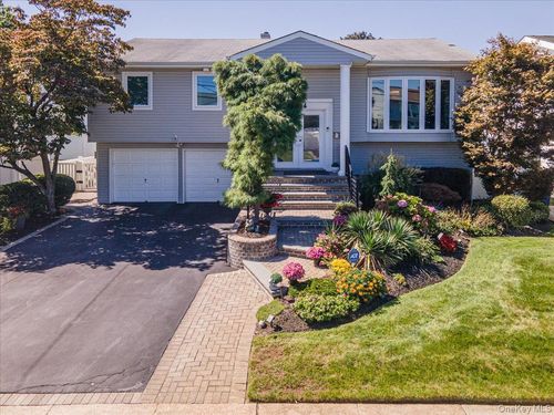 2746 Covered Bridge Road, Hempstead, NY, 11566 | Card Image