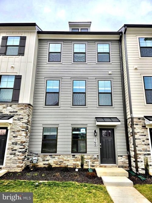 760 Union St, FREDERICK, MD, 21701-9494 | Card Image