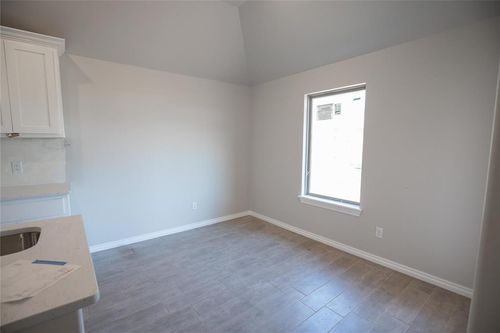 3809 Lynne Ave, Edmond, OK, 73012-5032 | Card Image
