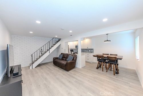 110c-16684 Arbor Cir, Huntington Beach, CA, 92647-7341 | Card Image