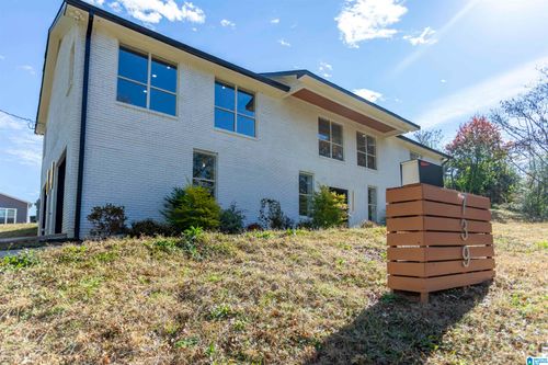 739 47th St S, BIRMINGHAM, AL, 35222-3429 | Card Image