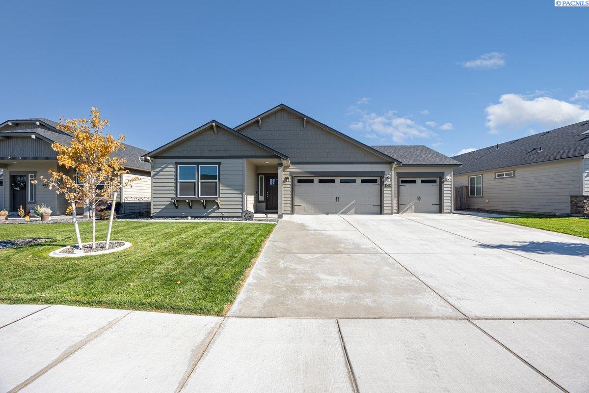 Curlew Ln, Pasco, WA 99301