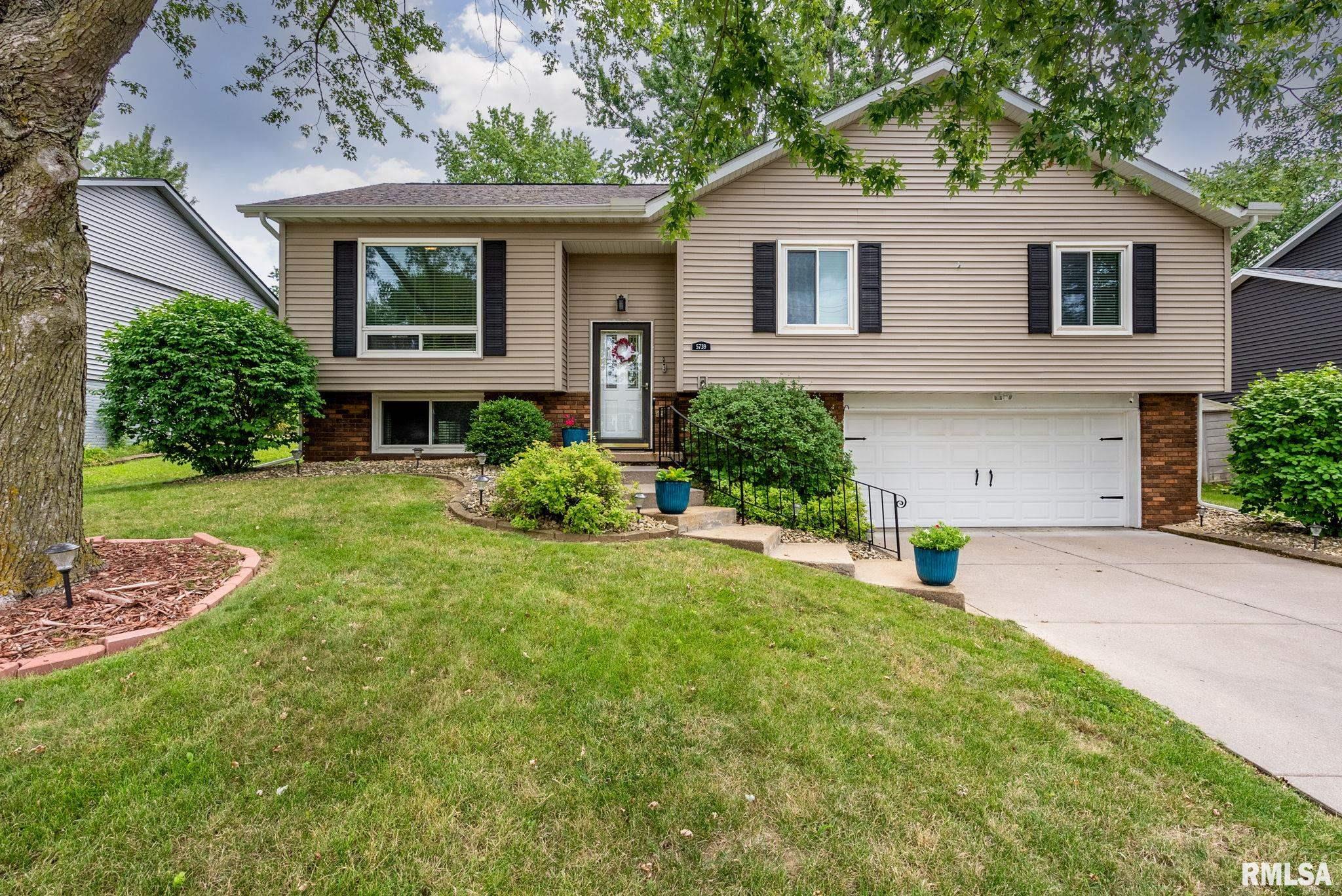 Marquette St, Davenport, IA 52806