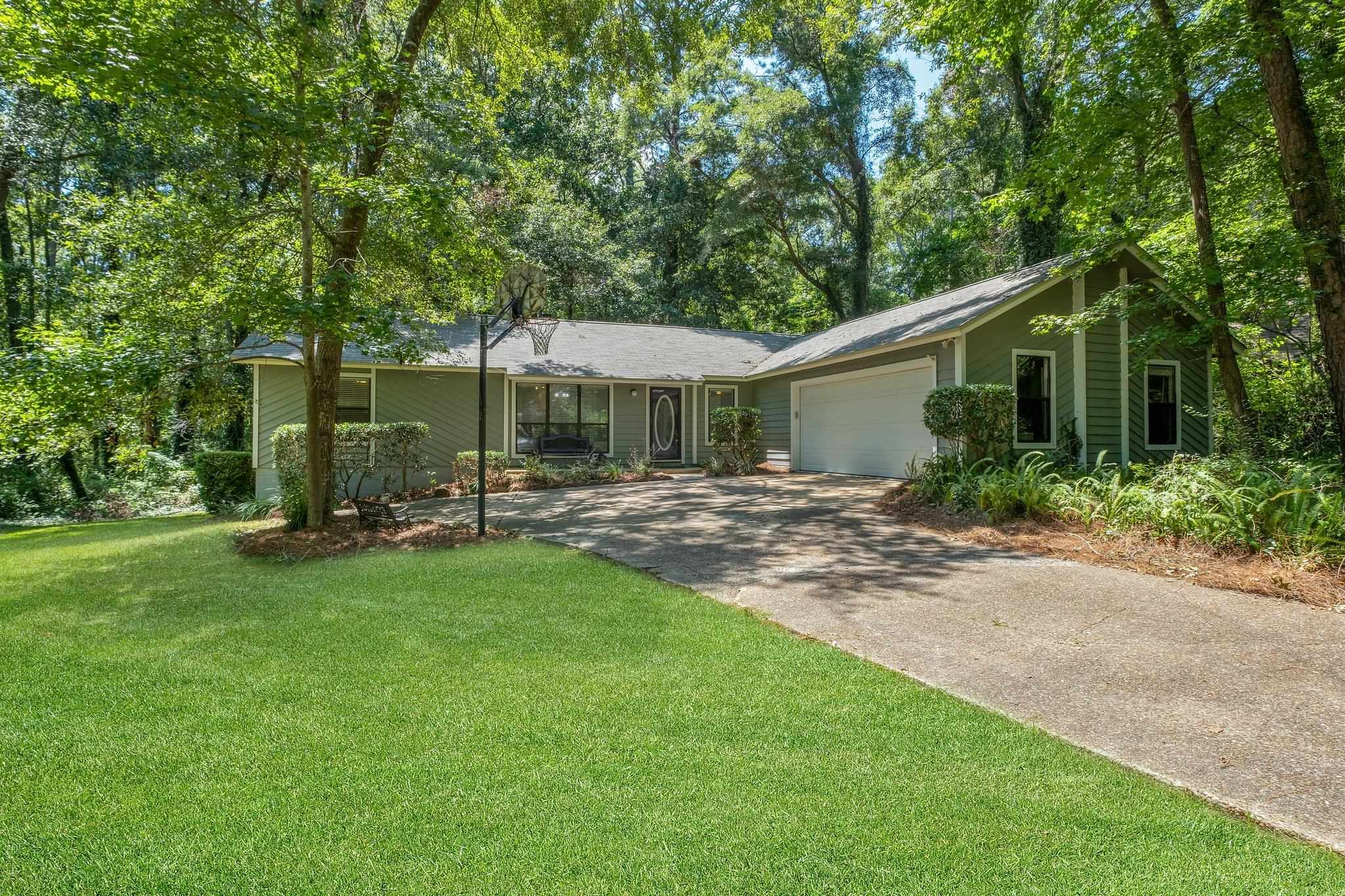 Larkspur Ln, Tallahassee, FL 32312