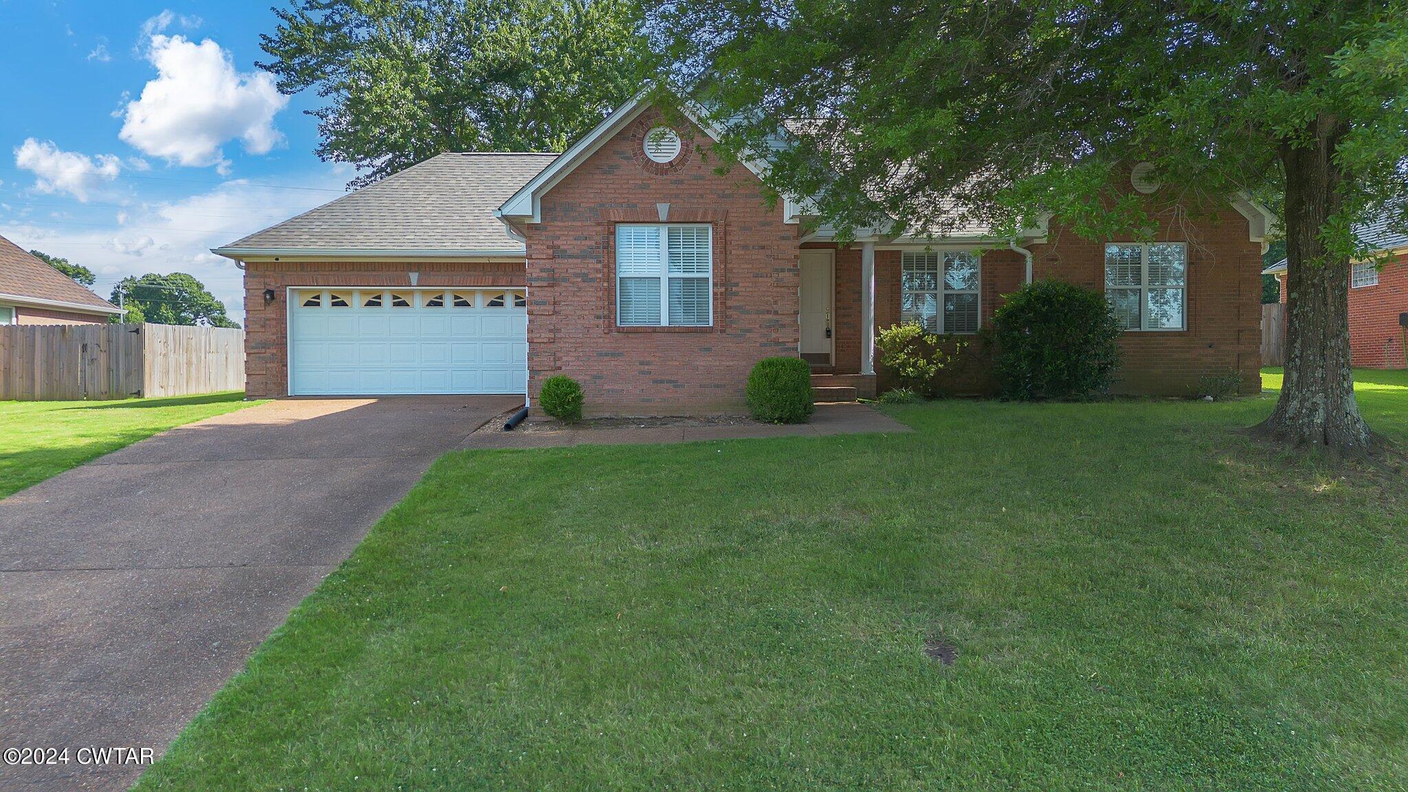 Silverdale Cv, Jackson, TN 38305