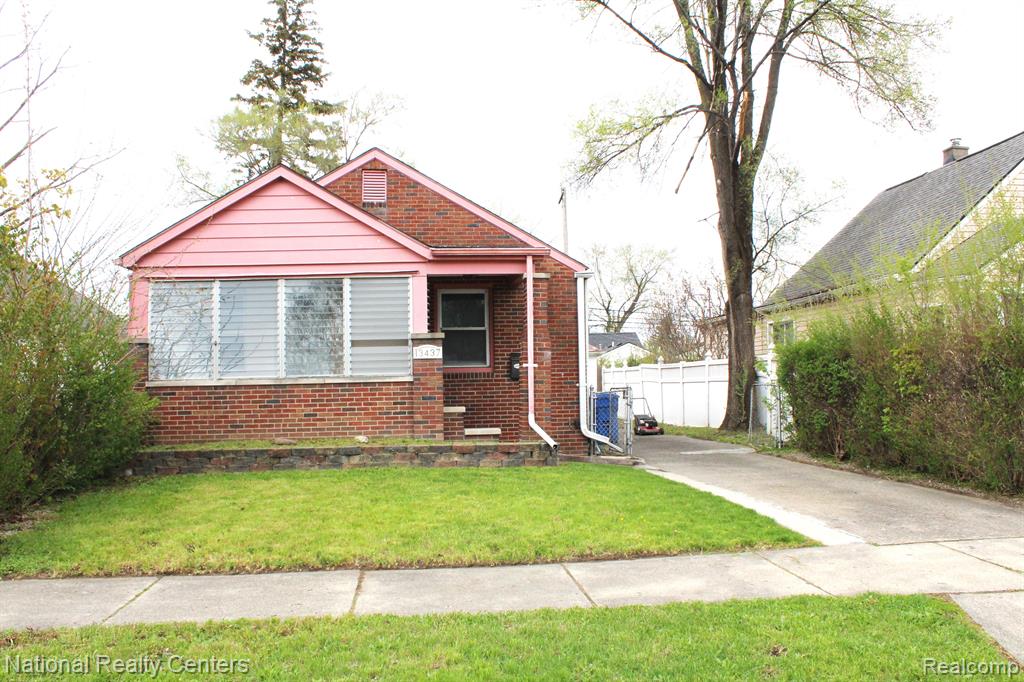 Prospect Ave, Warren, MI 48089