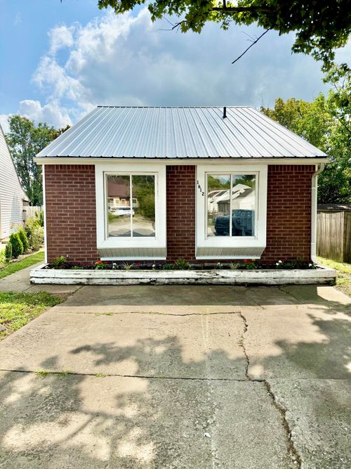 1612 Royal Wood Ct, Lexington, KY, 40515-1066 | Card Image