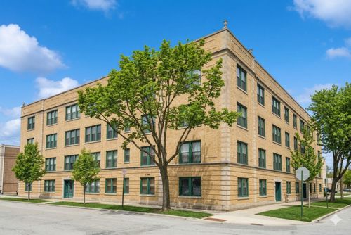 3e-4900 Davis St, Skokie, IL, 60077-1720 | Card Image