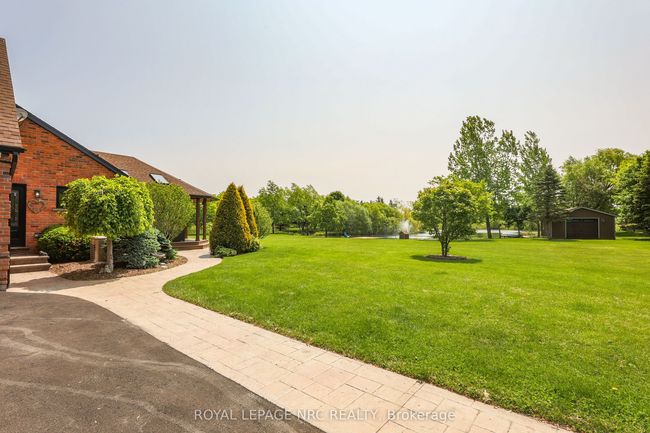 2021 Victoria Ave, Home with 5 bedrooms, 4 bathrooms and 50 parking in Pelham ON | Image 28