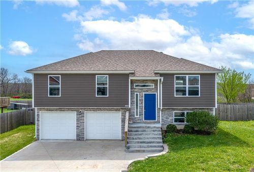 1603 6th Street Ter, Knob Noster, MO, 65336 | Card Image