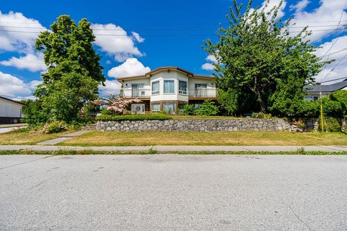 5089 Inman Avenue, Burnaby, BC, V5G2Y7 | Card Image