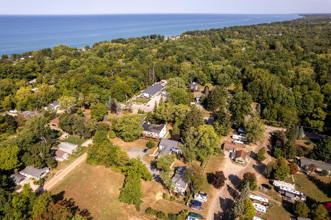 UNIT-23 - 7370 N Shore Dr, Condo with 2 bedrooms, 2 bathrooms and null parking in South Haven MI | Image 52