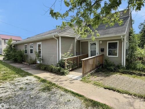 110 S 10th Street, Hamilton, IL, 61243 | Card Image