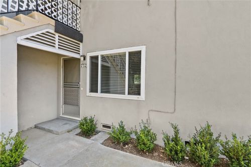 732 N Euclid St, La Habra, CA, 90631-3861 | Card Image