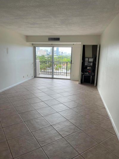 608 - 1625 Se 10th Avenue, Condo with 2 bedrooms, 2 bathrooms and null parking in Fort Lauderdale FL | Image 1